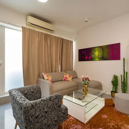 Walking Distance To Center Apartamento