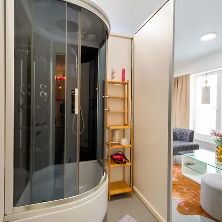 Walking Distance To Center Apartamento Split