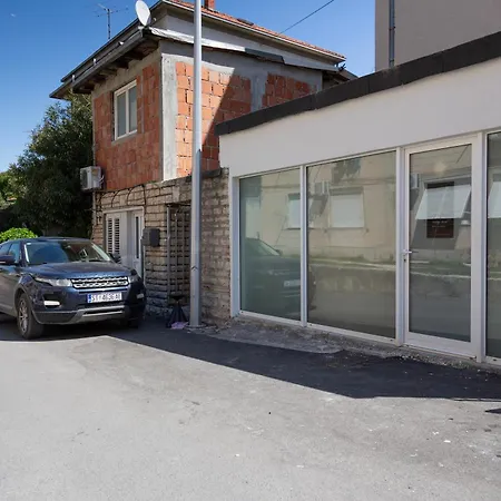 Apartman Walking Distance To Center Split